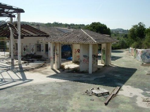 Заброшенный аквапарк в Ситжесе
