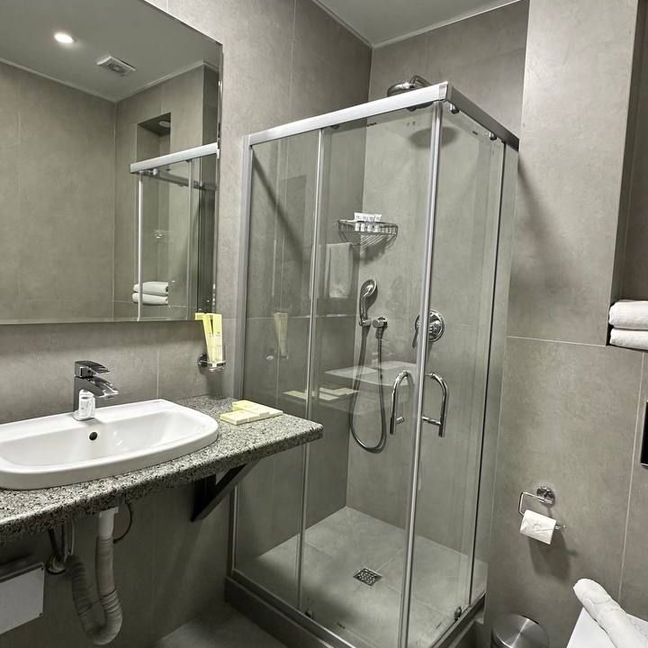 Отели 4*, Глэмпинги, Коттеджи, Юрты