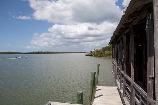 Магазин Теда Смоллвуда