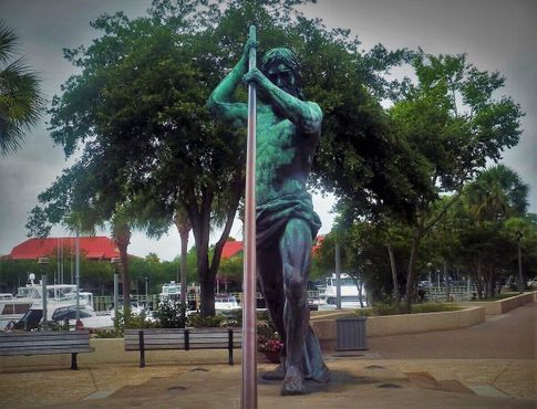 Солнечные часы «Царь Нептун»