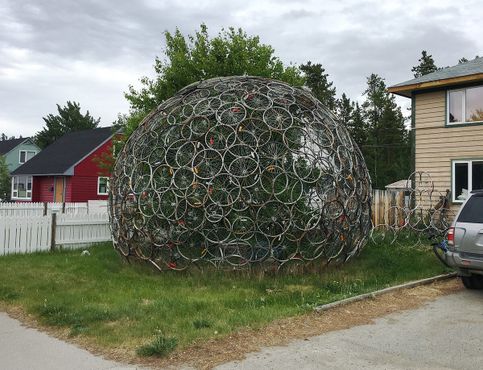 Купол из велосипедных колес Филиппа ЛеБлонда в июле 2018 года