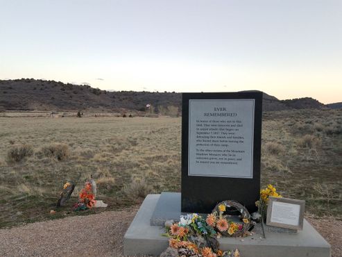 Мемориал жертвам резни в Маунтин-Медоуз