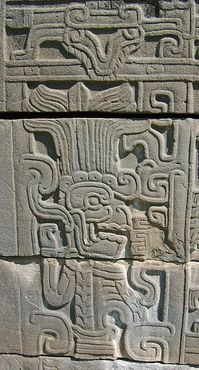 Стела из Эль-Тахина, на которой изображён бог подземного мира