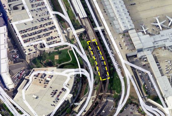 Жёлтой линией отмечена парковка Конгресса