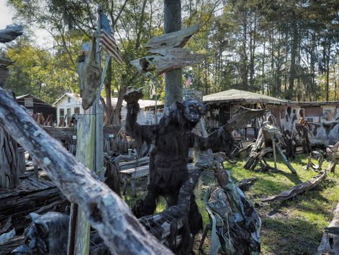 Семейный музей коряг Сайпресс-Суомп