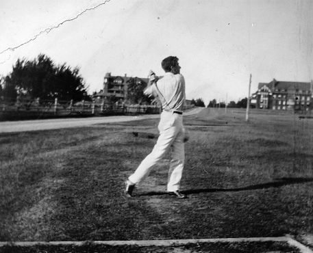 Франклин Делано Рузвельт играет в гольф на острове Кампобелло в 1904 году