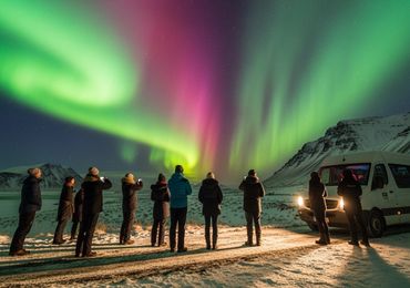 3-дневный тур под северным сиянием по Золотому кольцу и южному побережью с ледяными пещерами и ледниковой лагуной