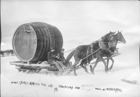 Перевозка бочек с вином по льду, 1913 год