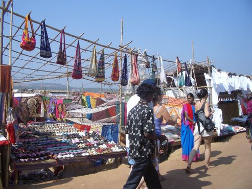 Блошиный рынок в Анджуне