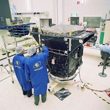 Джиов-а, первый спутник Галилео, подготовленный к испытаниям в Европейском центра космический исследований и технологий