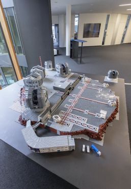 Модель Очень большого телескопа из LEGO