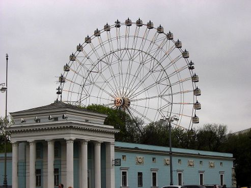 Колесо обозрения "Москва-850", построенное к 850-летию Москвы 