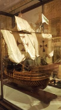 Модель корабля Хуана де ла Косы "Санта-Мария" в Морском музее Мадрида