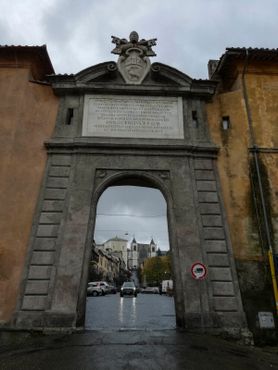 Городские ворота, спроектированные Франческо Борромини
