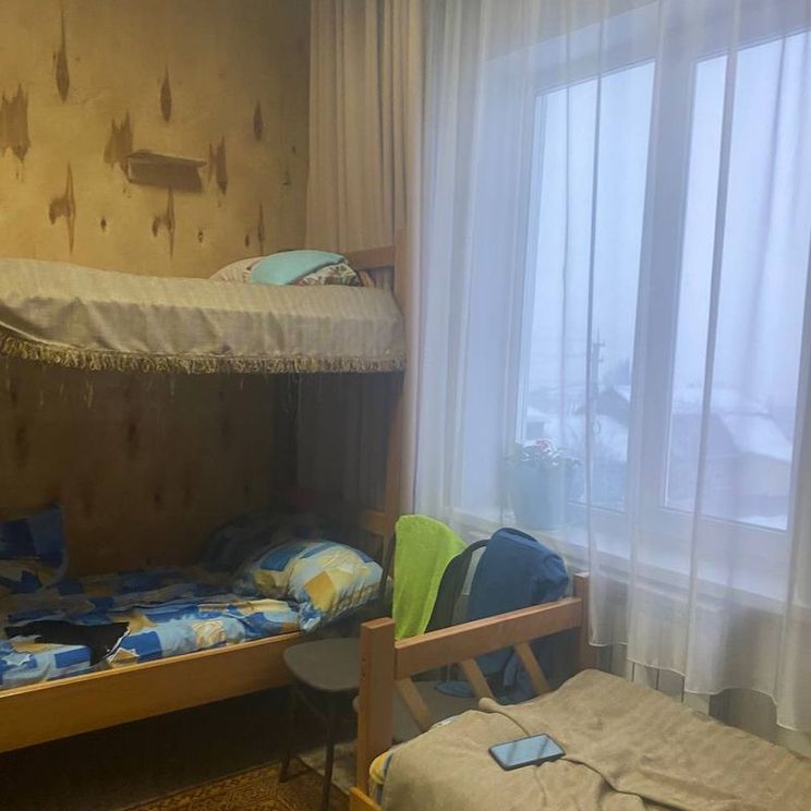 Гостиницы 1-2*, Хижина