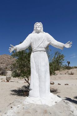 3-метровый Иисус