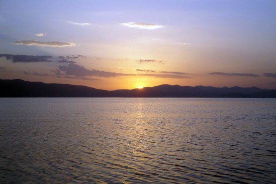 Озеро Севан на рассвете