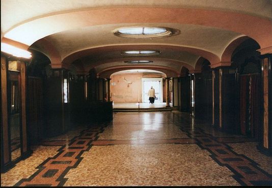 Бани «Альберго Диурно Венеция», 2003 г.