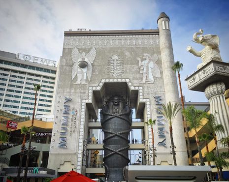 Саркофаг, установленный в рамках продвижения фильма «Мумия» (2017 г.)