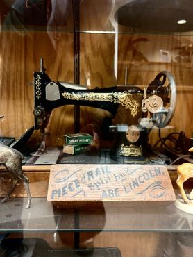 Швейная машинка времён Линкольна