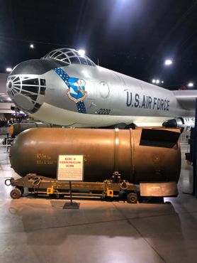 Бомбу "Марк 41" должен был перевозить самолет B-36.
