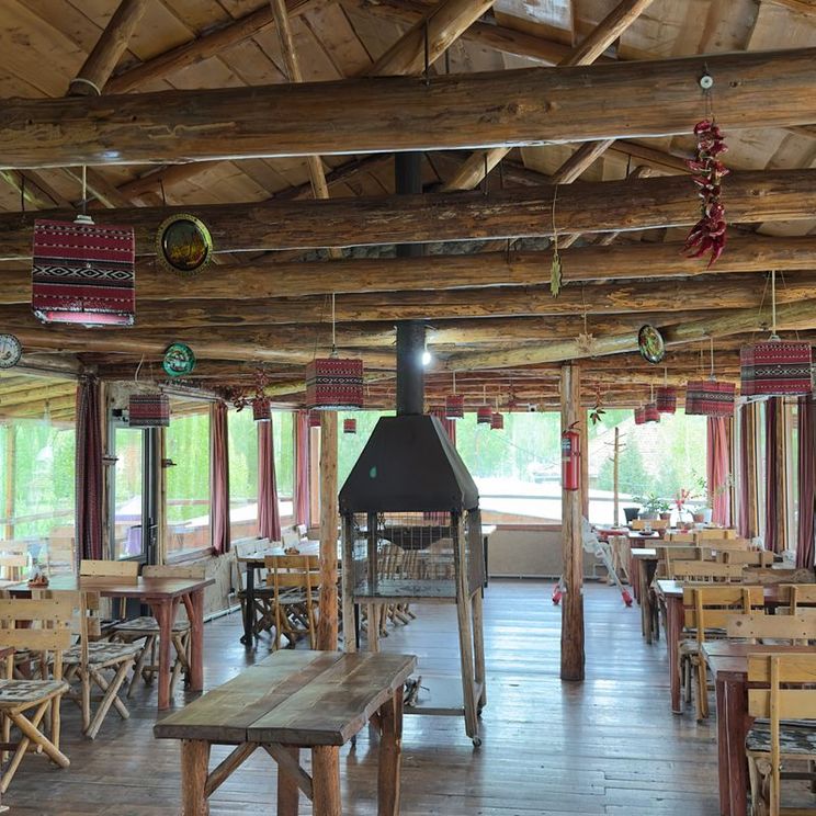 Отели 4*, Глэмпинги, Коттеджи, Юрты