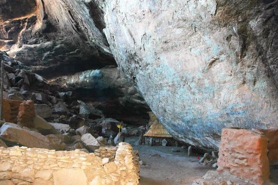 Пещеры Мотуленг
