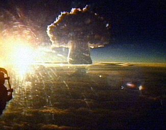 Ядерный гриб от взрыва Царь Бомбы