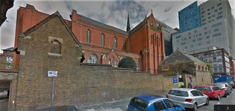 Музей Королевской лондонской больницы в крипте этой церкви