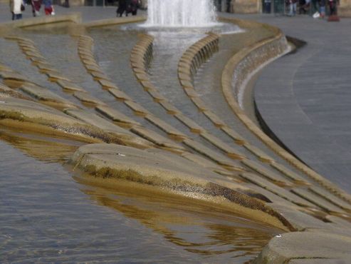 Водные композиции на площади