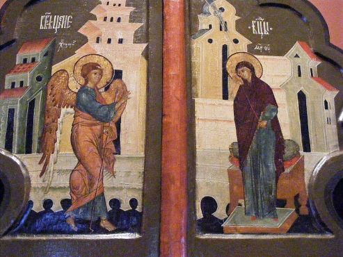 Часто на иконах изображают Деву Марию или истории из Евангелий