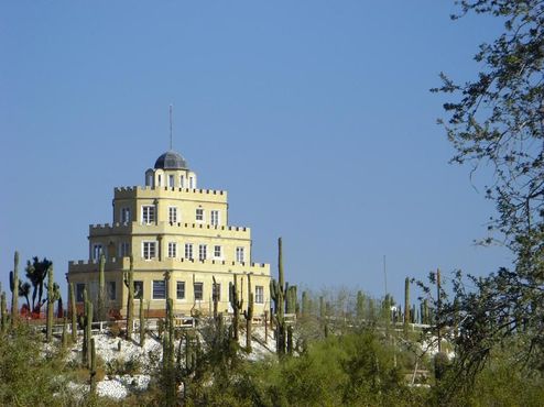 Замок Товреа