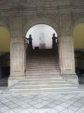 Лестница дворца