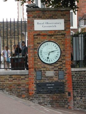 Часы и «Стандарты длины» Королевской обсерватории в Гринвиче