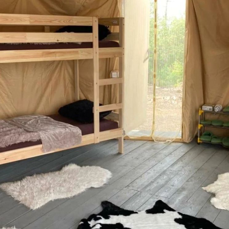 Глэмпинги, Коттеджи