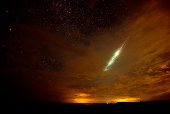 Красивая фотография метеорита
