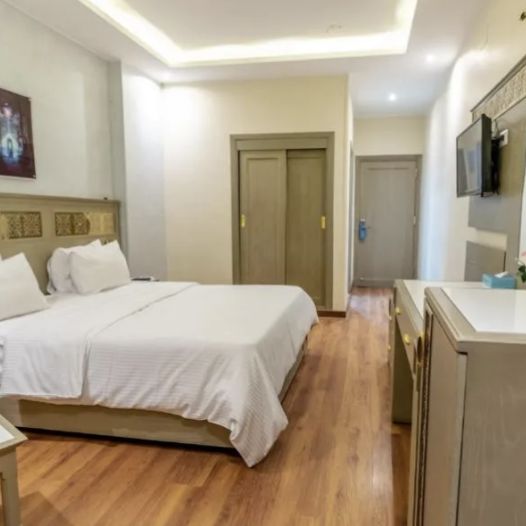 Отели 4*, Бутик-отели, Палатки