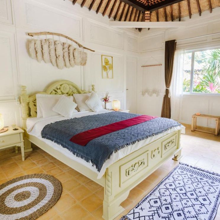 Отели 3*, Отели 4*, Бутик-отели, Отели 5*, Виллы, Глэмпинги, Лоджи