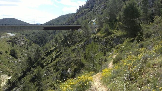 Баранк де Ла Баталья, Зелёная дорога Алькой проходит по туннелю через гору