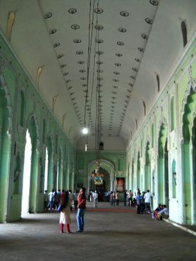 Внутри имамбары