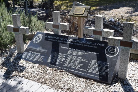 Памятник погибшим морякам на Британском кладбище
