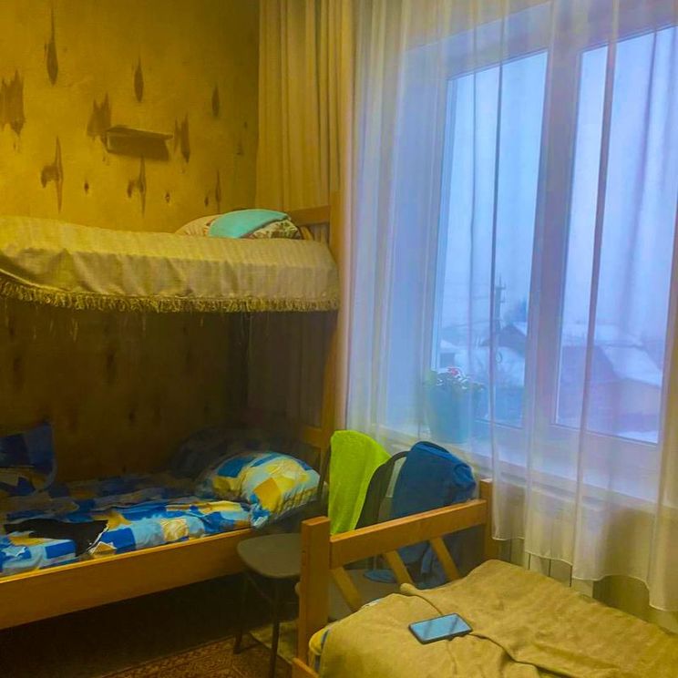 Гостиницы 1-2*, Хижина