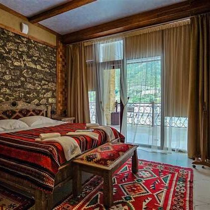 Гостевые домики, Отели 4*, Глэмпинги, Коттеджи, Шале