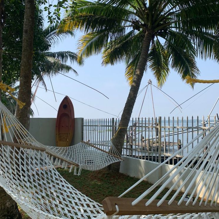 Отели 4*, Отели 5*, Виллы, Коттеджи, Хаусботы