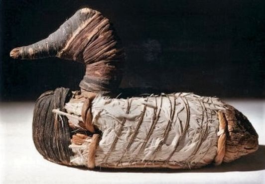 2000-летний индейский манок (этот экспонат не из  «Флайвэйс», но очень интересный)
