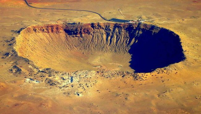 В 2012 году сотрудники Фонда B612 спустились на дно кратера Бэрринджера в Аризоне